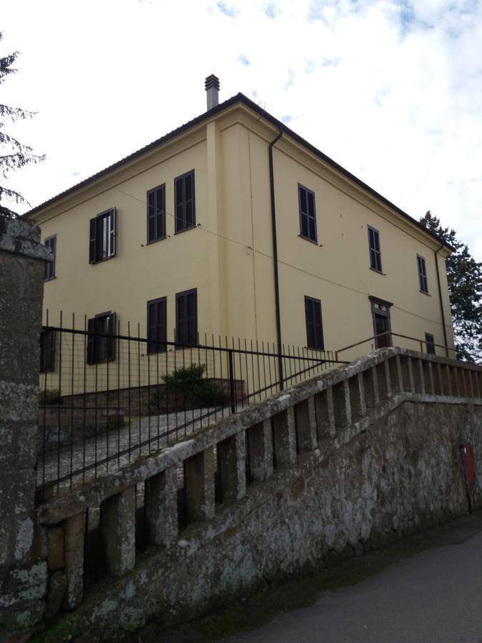 Ostello Ortensi Farnese Exterior photo